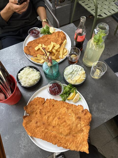 Für 12.500 "Sats" bekommt man im "Delicious" ein Wiener Schnitzel wie dieses. | Foto: Delicious