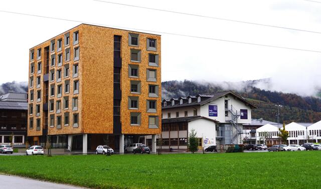 Der neue Wohnturm am Holztechnikum. 