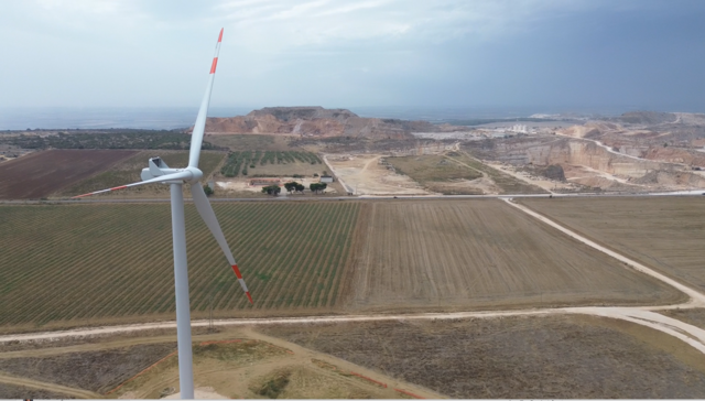Blick über den Windpark in Apricena | Foto: W.E.B Windenergie AG