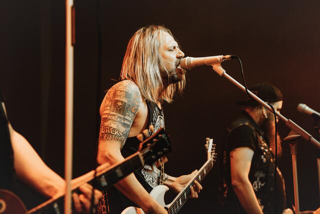 Mit dabei waren auch "Stevo &amp; The Shotlights". | Foto: Michael Fasching