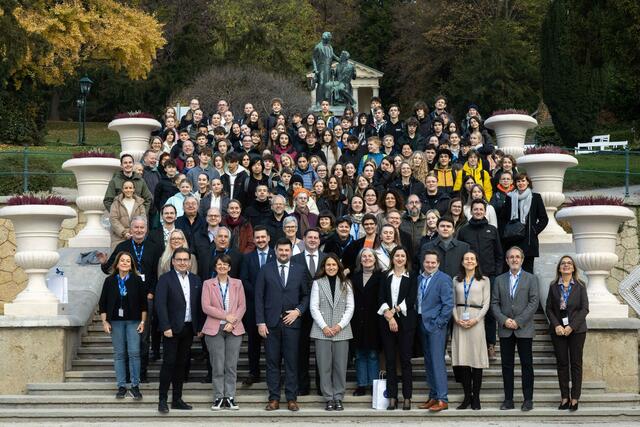 Die Teilnehmerinnen und Teilnehmer des Jugendworkshops, die Bürgermeisterinnen und Bürgermeister, die Staatenvertreterinnen und –vertreter, die Sitemanagerinnen und Sitemanager sowie das „Great Spa Towns of Europe“- Organisationsteam. | Foto: psb/c.kollerics