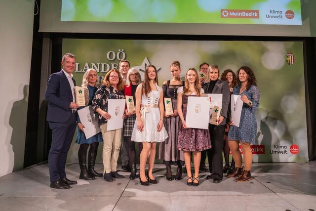 Die Ausgezeichneten in den Bezirken Wels und Wels-Land | Foto: Land OÖ/Tina Gerstmair