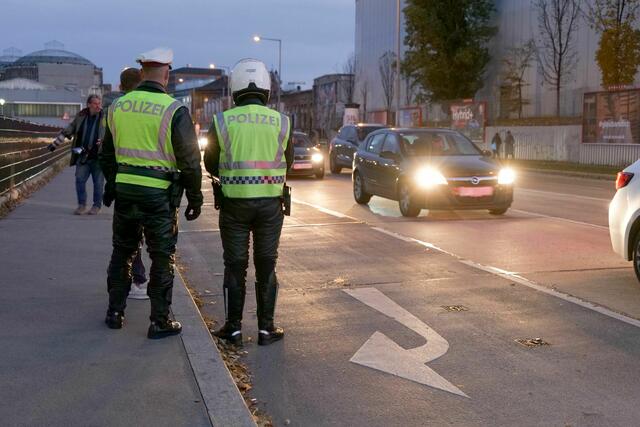 ÖAMTC empfiehlt einen Lichtercheck vor der Fahrt.  | Foto: Max Spitzauer/MeinBezirk