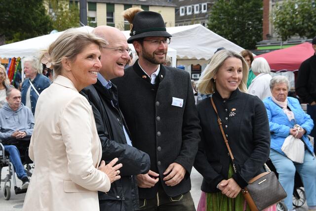Stadtfest 2024 in Düren: Iris Ullrich, Bürgermeister von Düren, Frank Peter Ullrich, Bürgermeister von Altmünster Martin Pelzer, Ewa Hil. | Foto: Stadt Düren