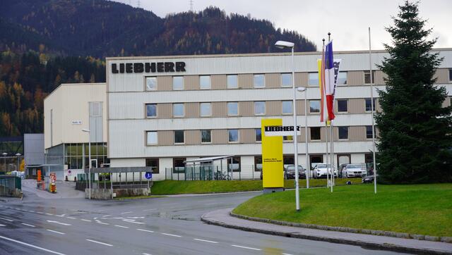 Im Liebherr-Werk Bischofshofen werden Maßnahmen ergriffen, um einen Mitarbeiterabbau zu verhindern. | Foto: Johannes Brandner
