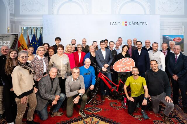 Bei der Prämierung von Kärnten radelt 2024. | Foto: LPD Kärnten/Varh