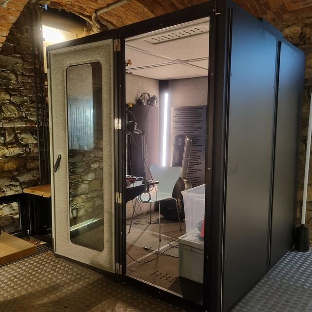 In den "Basement Labs" kann etwa ein Tonstudio gebucht werden. | Foto: Stadtbibliothek Graz