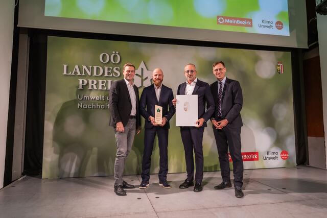 Landesrat Stefan Kaineder, Ralph Huss (techn. Leiter) und Geschäftsführer Patrick Hochhauser von den Eurothermen Bad Schallerbach, Chefredakteur Thomas Winkler | Foto: Land OÖ/Tina Gerstmair