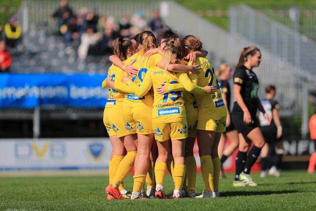 Am 24. November steht in der Naturarena Hohen Warte ein Spitzenspiel an: Der First Vienna trifft auf den SKN St. Pölten.  | Foto: First Vienna FC 1894