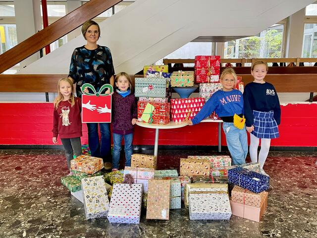 Die Volksschule Schönegg hat sich in diesem Jahr mit viel Liebe und Engagement an der Weihnachtspackerlaktion beteiligt.  | Foto: VS Schönegg