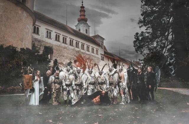 Die "Hollenegger Schlossteifl"  vor dem Rossstall Hollenegg | Foto: Maximilian Gotthart