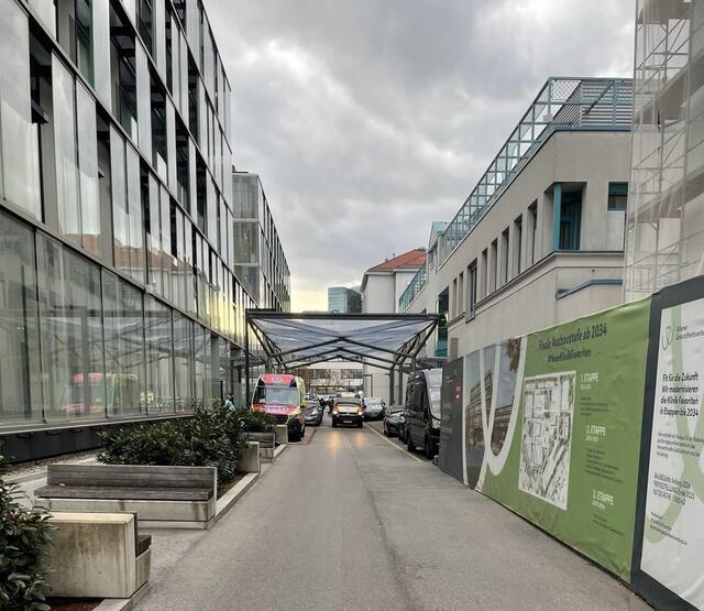 Das komplette Spitalsareal ist derzeit aufgrund des großen Polizeieinsatzes gesperrt. | Foto: privat