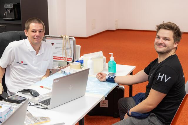 Über 80 Studierende spendeten in der Josefstadt Blut. | Foto: Harald Klemm