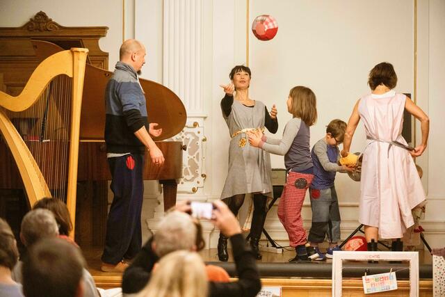 Anna Pollacks Slow Fashion Design im Sinne des SDG12 - verantwortungsvolle Konsumation | Foto: Mihael Vuzem