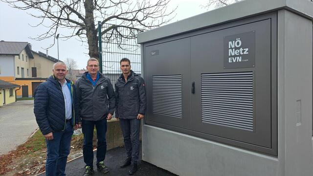 Trafostation „Bad Traunstein Hauptstraße“: Bürgermeister der Marktgemeinde Bad Traunstein Roland Zimmer, Projektverantwortlicher Netz NÖ Service Center Klein Pöchlarn Alois Temper, stellvertretender Leiter der Netz NÖ Servicecenter Klein Pöchlarn, Melk und Traisen Robert Sieder | Foto: Netz NÖ