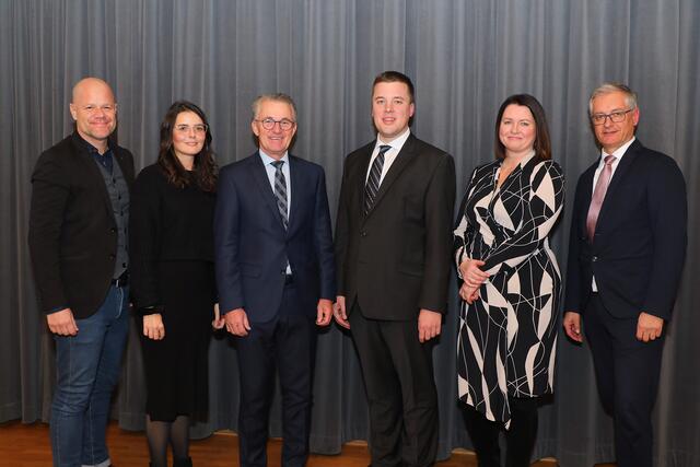 Der Vorstand des Musikvereines Leoben: Markus Messics, Jennifer Mair, Ehrenpräsident Gerhard Samberger, Johannes Gsaxner, Sabine Hagauer, Heinz Moser (v.l.) | Foto: Freisinger/Armin Russold
