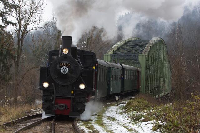 Mit der Steyrtalbahn („Schnauferl“) zum Steinbacher Advent.
 | Foto: Gerhard Hütmeyer