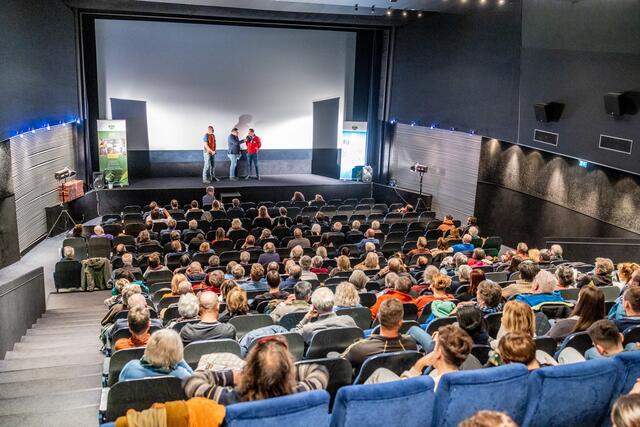 Das Stadtkino in Villach wurde zur Bühne für das Eggerloch | Foto: Helmuth Weichselbraun ©