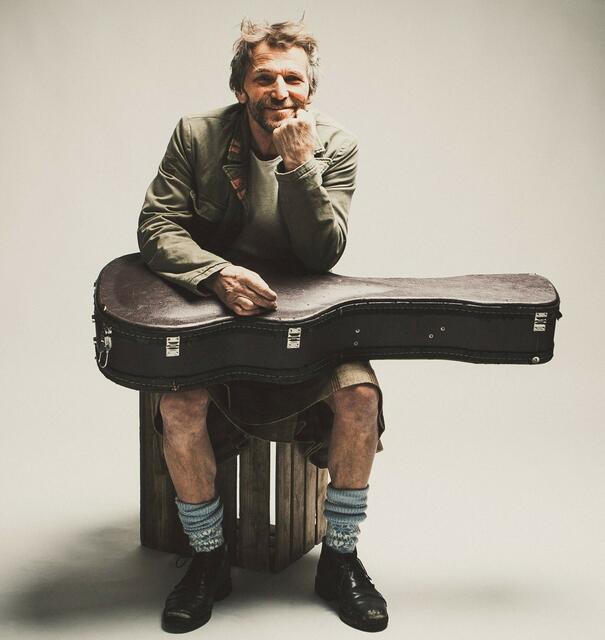 Hans Söllner lädt am 26. März zum Solokonzert nach Zirl. | Foto:  Foto: Stefan Wiebel
