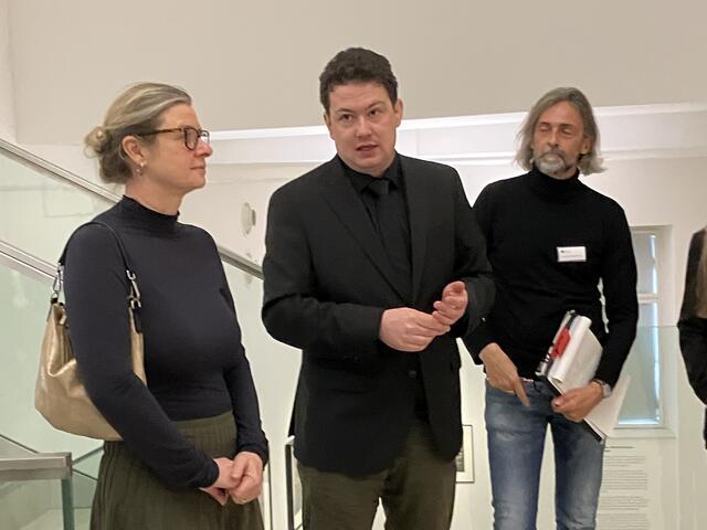 Geschäftsführerin Julia Flunger-Schulz, Kurator Nikolaus Kratzer, Kunstvermittler Hermann Weissenbacher | Foto: Stockmann