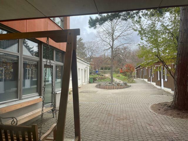 Der schuleigene Garten mit Spielplatz wird häufig genutzt. | Foto: Pia Rotter