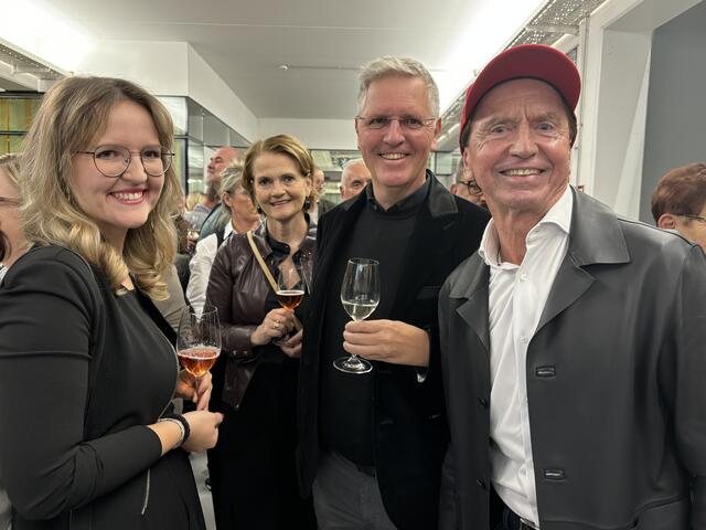 Autoexpertinnen und Autoexperten unter sich: "Fahrmilie" Paier aus Gleinstätten und Heribert Kasper | Foto: Waltraud Fischer