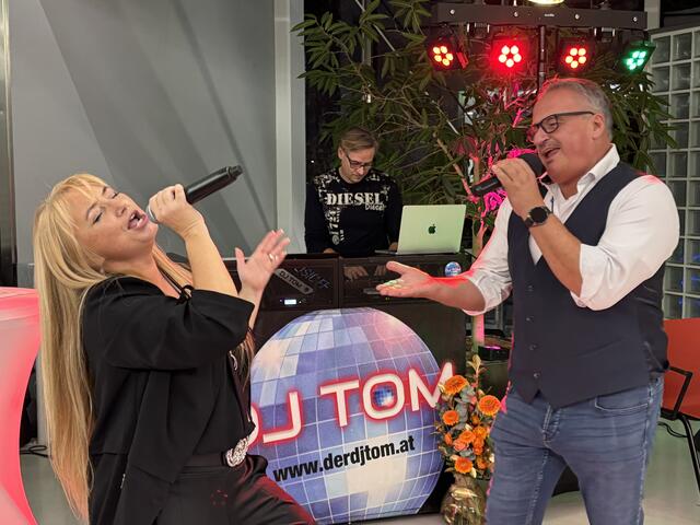 Sängerin Styrina sorgte gemeinsam mit DJ Tom für großartige Stimmung. | Foto: Waltraud Fischer