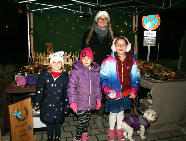 Auch die Kinder freuten sich über das bunte Treiben. | Foto: Anna Kaufmann