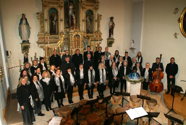 Der Gesangverein Jennersdorf konzertiert in der Stadtpfarrkirche. | Foto: Anna Maria Kaufmann