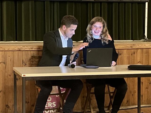 Clara Schwarzbacher (Transparency International Österreich, TI) und Rudolf Pekar, als Anwalt leiter der Arbeitsgruppe Informationsfreiheit bei TI | Foto: Stockmann