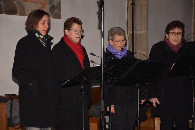 Gospels und Gesänge zum Abend hieß es am Samstag, 23. November 2024, in der voll besetzen Pfarrkirche Pabneukirchen. Die SchonSoNetten, das Frauenensemble der Liedertafel Pabneukirchen, luden zu ihrem Abendkonzert. | Foto: Robert Zinterhof