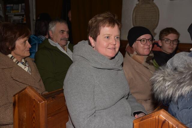 Gospels und Gesänge zum Abend hieß es am Samstag, 23. November 2024, in der voll besetzen Pfarrkirche Pabneukirchen. Die SchonSoNetten, das Frauenensemble der Liedertafel Pabneukirchen, luden zu ihrem Abendkonzert. | Foto: Robert Zinterhof