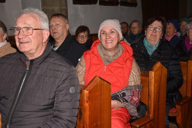 Gospels und Gesänge zum Abend hieß es am Samstag, 23. November 2024, in der voll besetzen Pfarrkirche Pabneukirchen. Die SchonSoNetten, das Frauenensemble der Liedertafel Pabneukirchen, luden zu ihrem Abendkonzert. | Foto: Robert Zinterhof