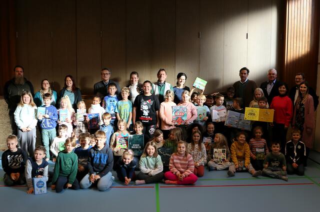 Die Kinder standen imt Mittelpunkt