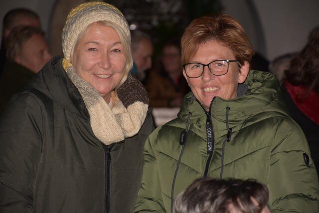 Gospels und Gesänge zum Abend hieß es am Samstag, 23. November 2024, in der voll besetzen Pfarrkirche Pabneukirchen. Die SchonSoNetten, das Frauenensemble der Liedertafel Pabneukirchen, luden zu ihrem Abendkonzert. | Foto: Robert Zinterhof