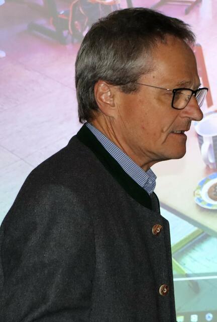 Museumsleiter Karlheinz Wirnsberger stellte Fragen zur damaligen Reisesituation
