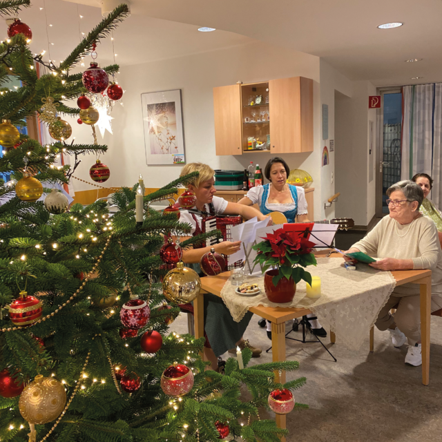 An Weihnachten herrscht auch in den Seniorenheimen im Bezirk eine ganz besondere Stimmung. | Foto: FraDomo Maria Schmolln