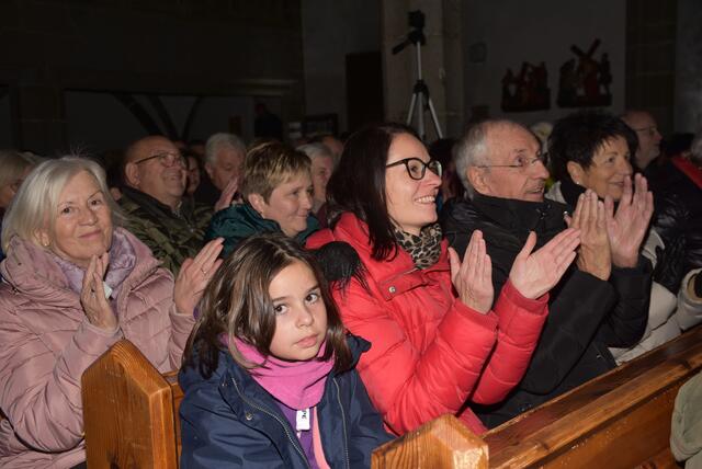 Gospels und Gesänge zum Abend hieß es am Samstag, 23. November 2024, in der voll besetzen Pfarrkirche Pabneukirchen. Die SchonSoNetten, das Frauenensemble der Liedertafel Pabneukirchen, luden zu ihrem Abendkonzert. | Foto: Robert Zinterhof