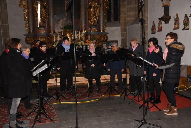 Gospels und Gesänge zum Abend hieß es am Samstag, 23. November 2024, in der voll besetzen Pfarrkirche Pabneukirchen. Die SchonSoNetten, das Frauenensemble der Liedertafel Pabneukirchen, luden zu ihrem Abendkonzert. | Foto: Robert Zinterhof