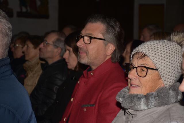 Gospels und Gesänge zum Abend hieß es am Samstag, 23. November 2024, in der voll besetzen Pfarrkirche Pabneukirchen. Die SchonSoNetten, das Frauenensemble der Liedertafel Pabneukirchen, luden zu ihrem Abendkonzert. | Foto: Robert Zinterhof