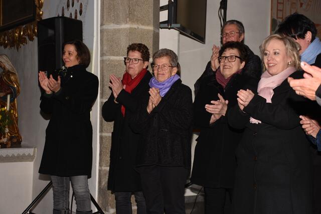 Gospels und Gesänge zum Abend hieß es am Samstag, 23. November 2024, in der voll besetzen Pfarrkirche Pabneukirchen. Die SchonSoNetten, das Frauenensemble der Liedertafel Pabneukirchen, luden zu ihrem Abendkonzert. | Foto: Robert Zinterhof