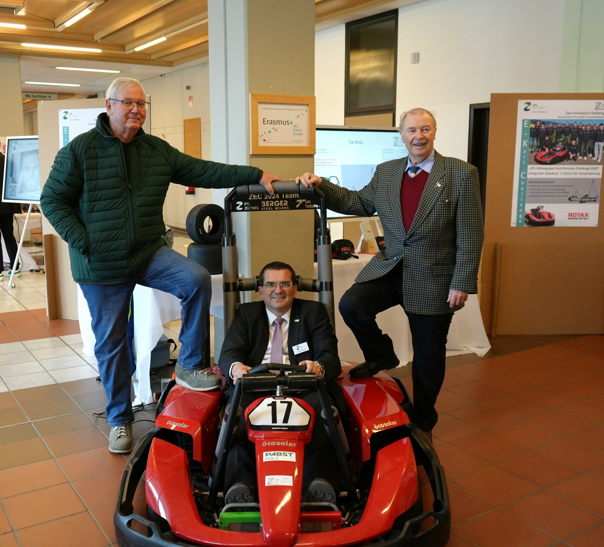Tag-der-offenen-T-r-in-der-HTL-Zeltweg