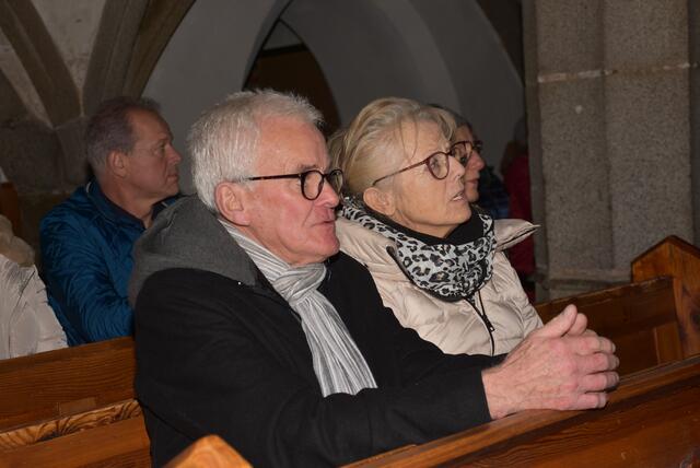 Gospels und Gesänge zum Abend hieß es am Samstag, 23. November 2024, in der voll besetzen Pfarrkirche Pabneukirchen. Die SchonSoNetten, das Frauenensemble der Liedertafel Pabneukirchen, luden zu ihrem Abendkonzert. | Foto: Robert Zinterhof