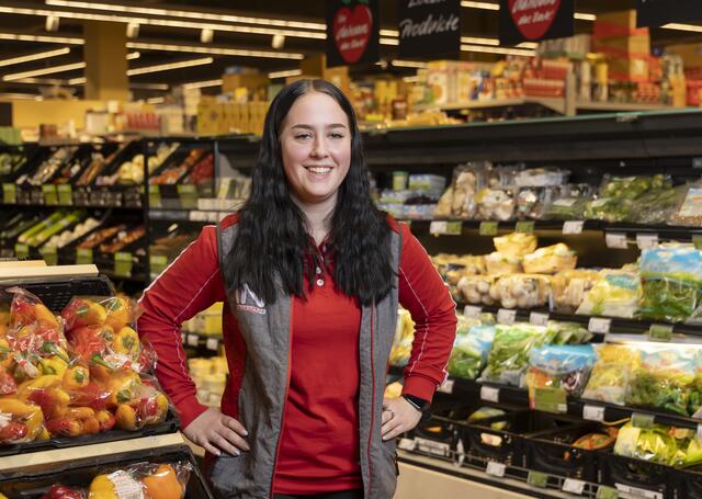 Die Hartbergerin Michelle Goger absolviert ihre Lehre bei Interspar Unterwart. | Foto: Interspar/Werner Krug