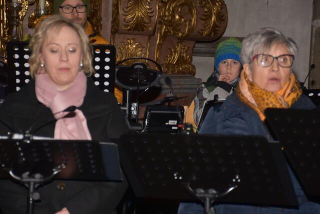 Gospels und Gesänge zum Abend hieß es am Samstag, 23. November 2024, in der voll besetzen Pfarrkirche Pabneukirchen. Die SchonSoNetten, das Frauenensemble der Liedertafel Pabneukirchen, luden zu ihrem Abendkonzert. | Foto: Robert Zinterhof