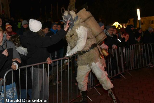 Viel zu sehen gab es beim dritten Perchtenlauf in Gleisdorf | Foto: Gerald Dreisiebner
