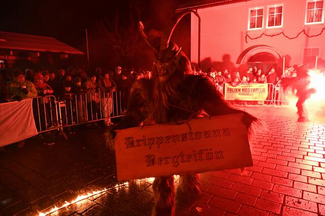 Spektakel mit den Krippenstoana Bergeifön in Obertraun. | Foto: Wilfried Fischer