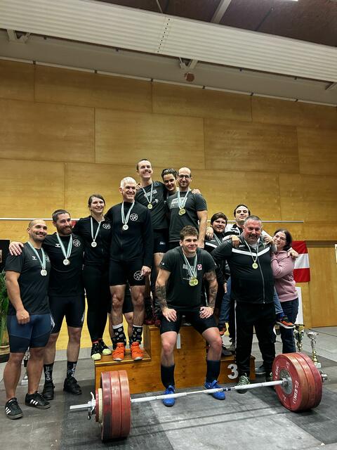 Gruppenfoto der zweiten Siegerehrung mit Elias Simbürger ganz vorne.

Foto: Nadine Greiner