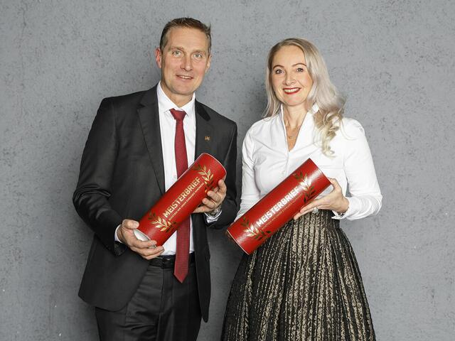 Spartenobmann Franz Jirka und Spartengeschäftsführerin Karolina Holaus freuten sich über eine gelungenen "Galaabend der Meister 2024". | Foto:  WK Tirol/Die Fotografen 
