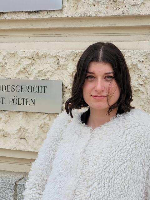 Verteidigerin Nora Maximiuk erklärte, der Erstangeklagte habe auf die Erfahrungen des Deutschen im Zusammenhang mit Kryptowährung vertraut. | Foto: Probst